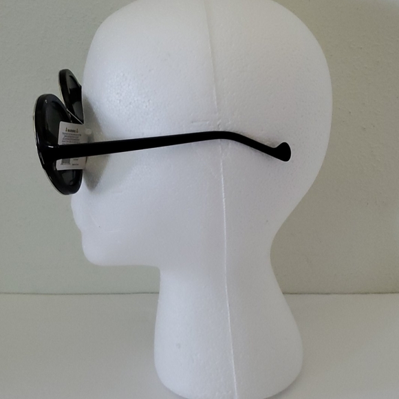 🆕️ Fashion Forward Oversized Round Sunglasses - Picture 3 of 6